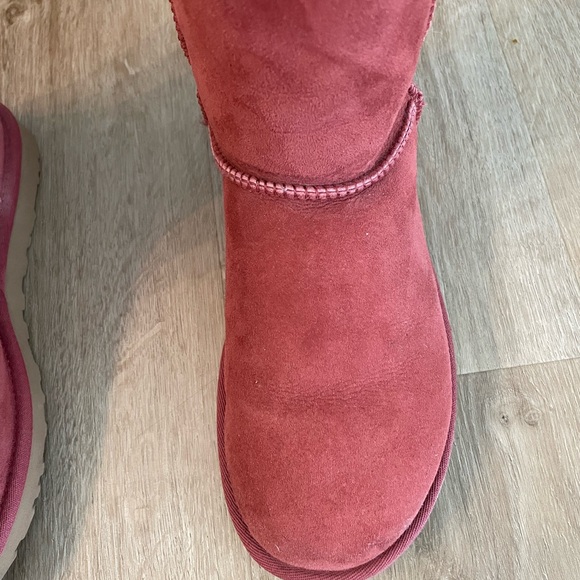 Classic short UGGS - size 7 - dark red - Picture 5 of 7